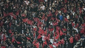 Beşiktaş Fans Call for Resignation of Serdal Adalı