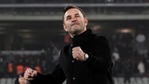 Okan Buruk Takes a Trio Photo with Fans