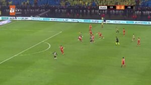 Anderson Talisca karşı karşıya kaçırdı! İşte o anlar