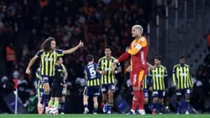 Fenerbahçe Turkcell Süper Kupa finalinde Galatasaray’ı yenerek kupayı müzesine götürdü! İşte maçın özeti