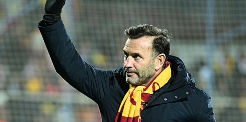 GALATASARAY HABERLERİ – Okan Buruk taraftara transfer müjdesini verdi!