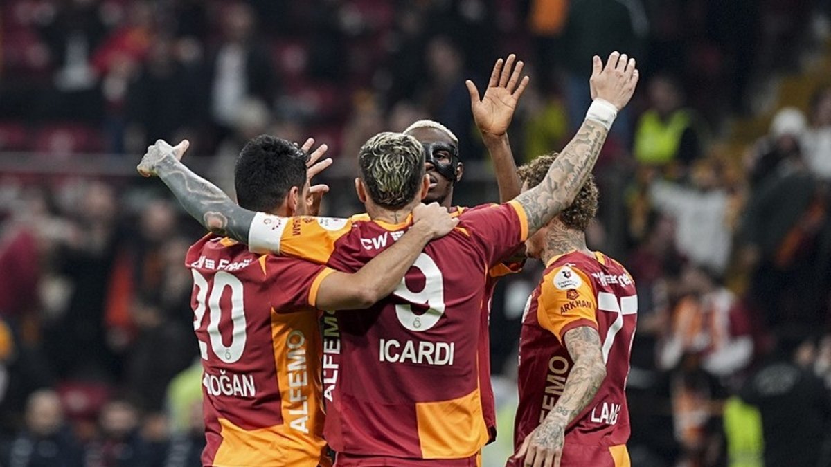 Galatasarayda flaş ayrılık iddiası! Transferde domino etkisi