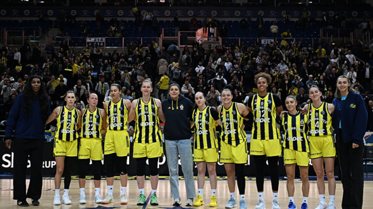 Fenerbahçe Opet namağlup liderliğini korudu!