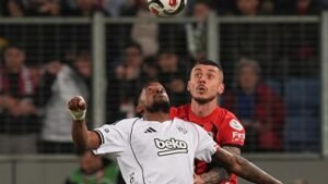 Kulübeye demir attı