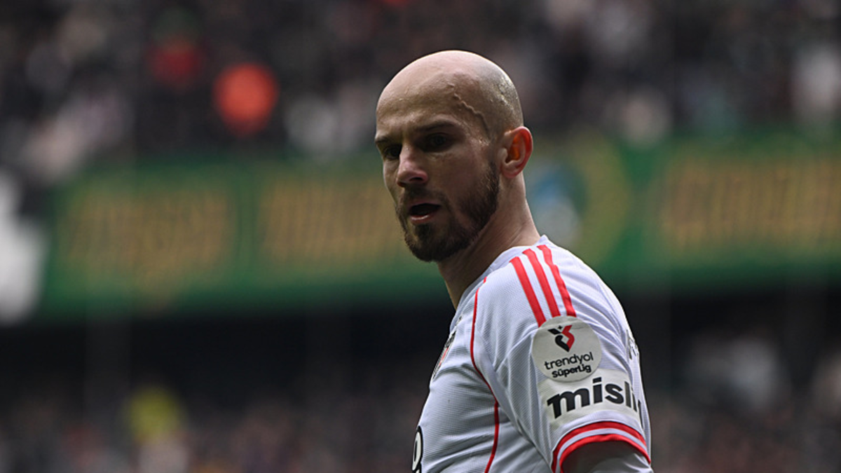 Milli ara Cernye yaradı