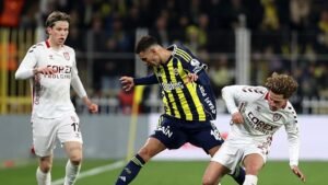 Taraftarlardan eleştiri alan Mert Müldürden önemli açıklama!