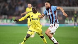 Usta yazardan derbi sonrası flaş eleştiri: Takım bir kişi eksikti!