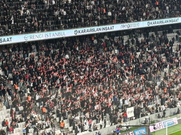 Beşiktaş taraftarı hakem kuruluna kırmızı kart gönderdi!