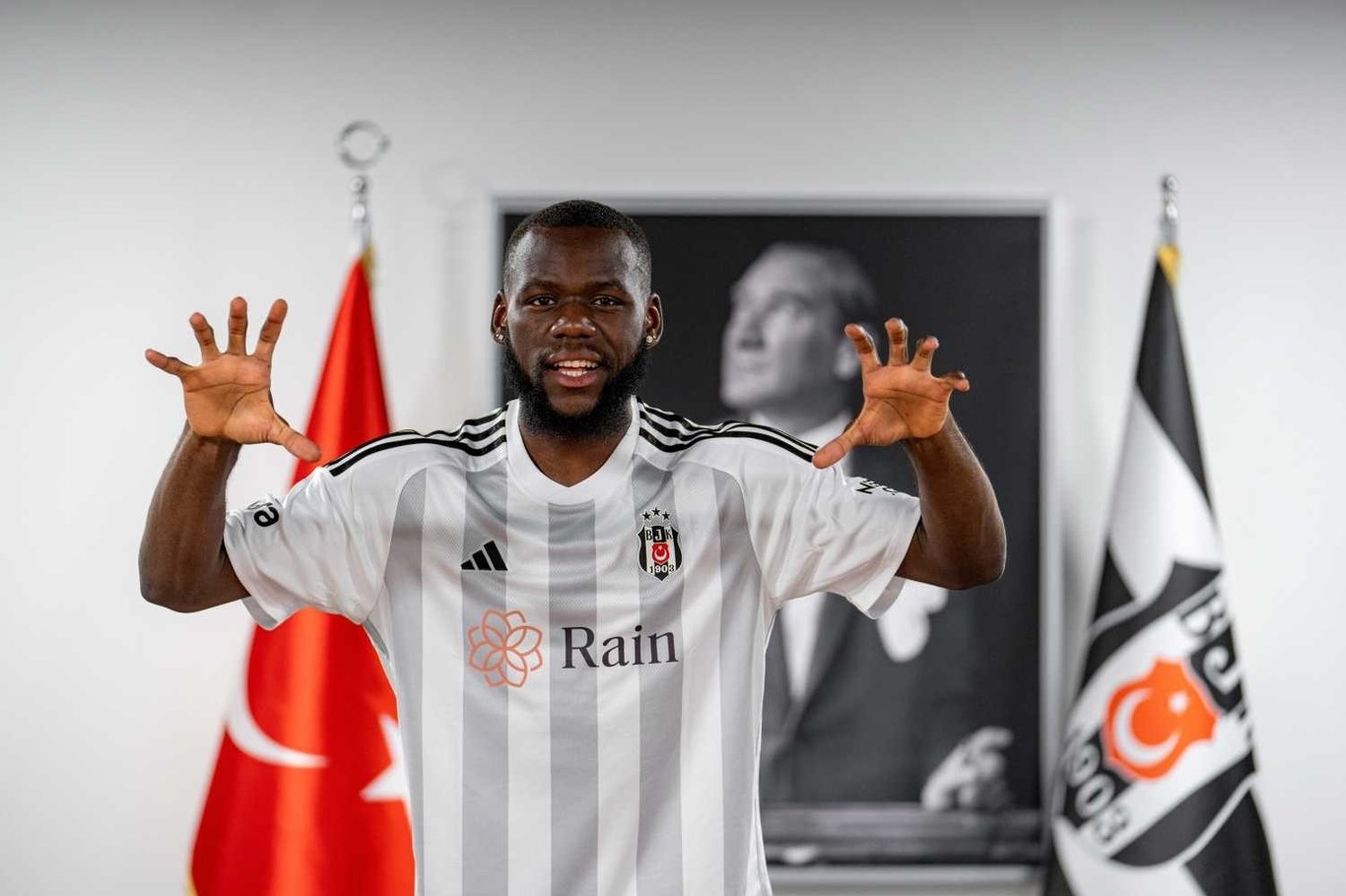 Beşiktaşta ayrılması beklenen ilk isim!