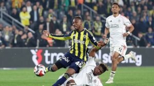 Beşiktaştan galibiyet sonrası sert tepki: Emek hırsızları!