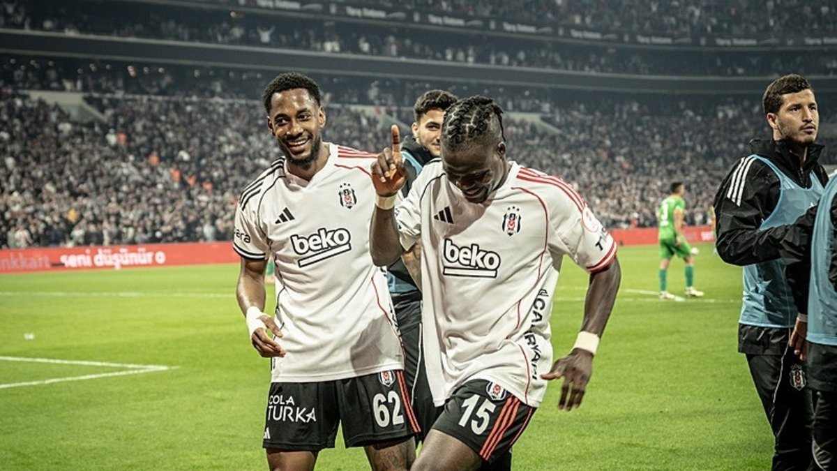 Beşiktaş tek hedef galibiyet için sahada! İşte muhtemel 11ler