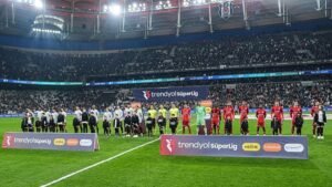 Tribündeki Boş Koltuklar