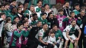 TÜMOSAN Konyaspordan Fenerbahçe ve Beşiktaşa göndermeli paylaşım