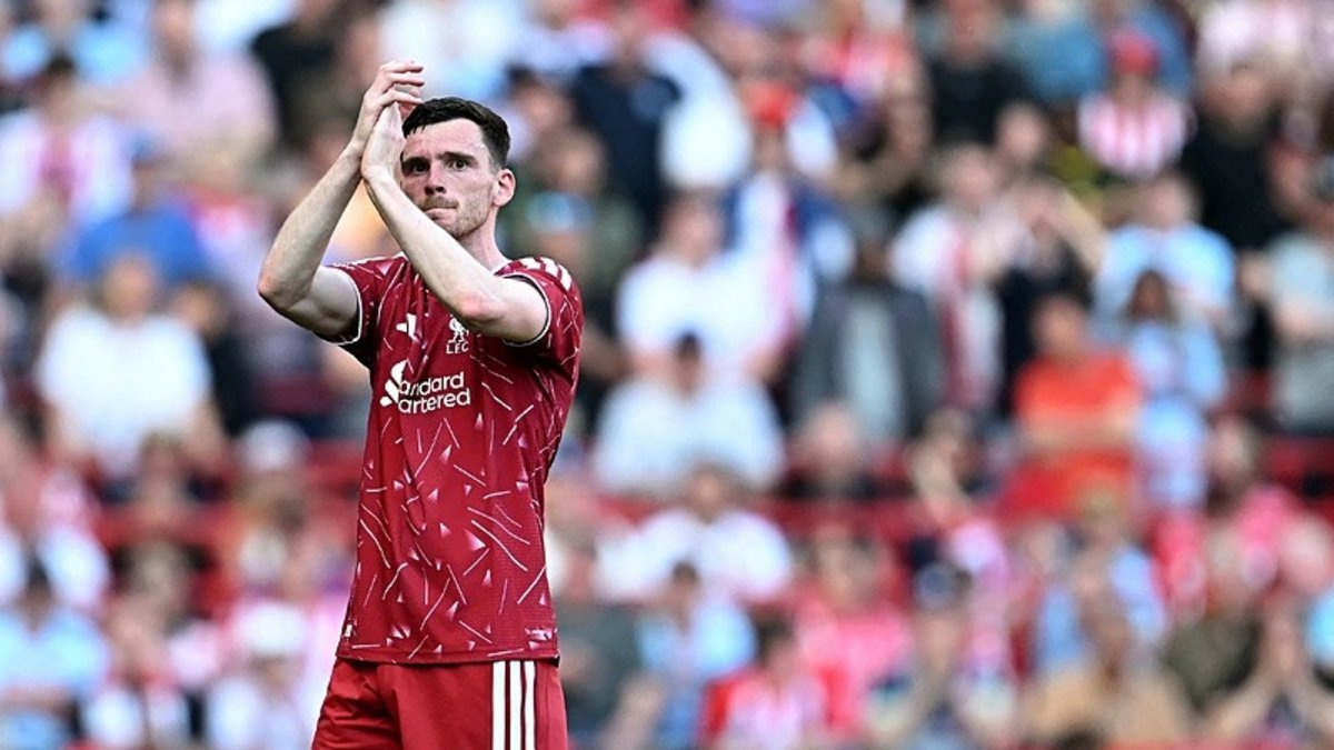 Beşiktaş ve Fenerbahçeyi transferde üzen haber! Robertson…