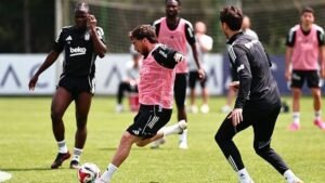 Beşiktaş, Çaykur Rizespor maçı için çalışmalarına devam ediyor.
