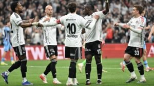 Beşiktaşı Sezonu İstikrarsız ve Kupasız Geçirdi!