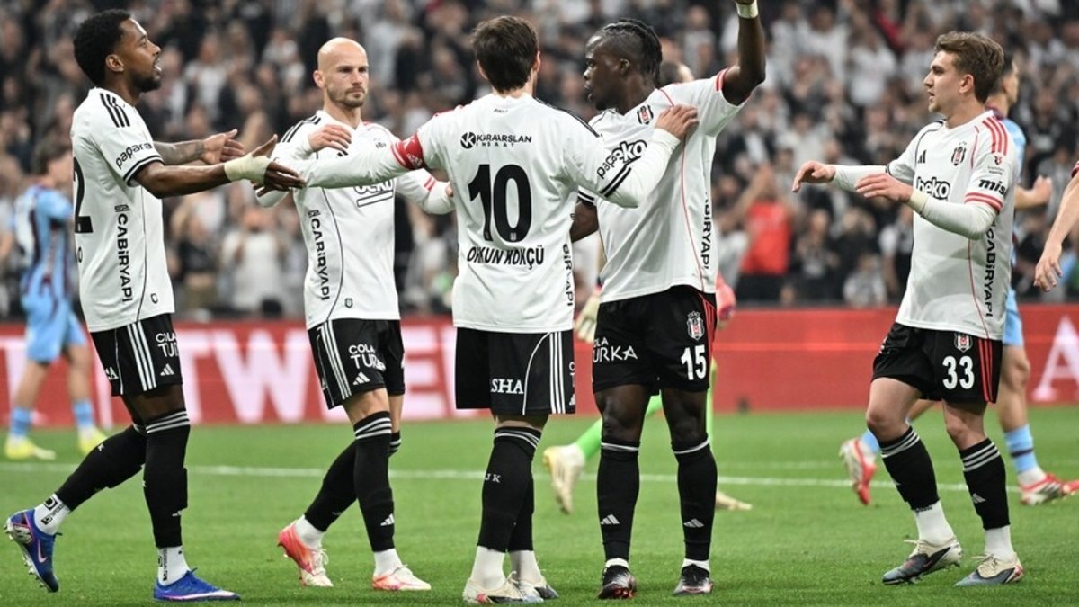 Beşiktaşı Sezonu İstikrarsız ve Kupasız Geçirdi!