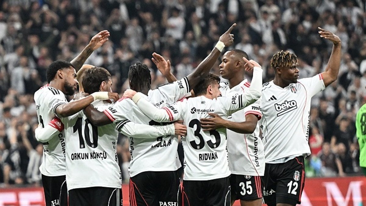 Beşiktaşta kadro dönüşümü! Yeni sezon için veda eden futbolcular