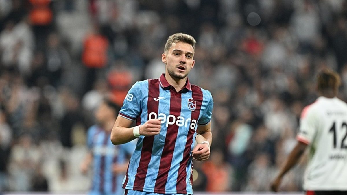 Ernest Muçi refused to celebrate after scoring! Fans show displeasure towards Sergen Yalçın.