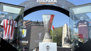 Mansız dev kupayı getirdi