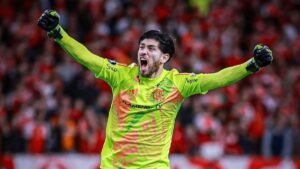 Beşiktaşta Rossi ısrarı devam ediyor! Bonservis bedeli açıklandı