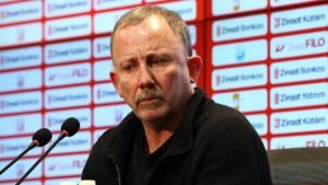 Beşiktaşta Sergen Yalçına tepki gösterilecek!