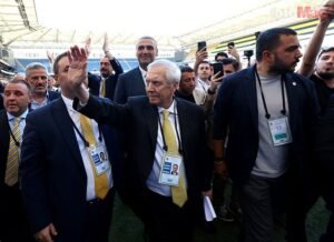 Aziz Yıldırımdan Bundesligada yıldızı parlayan sol beke teklif! Başkan seçilirse…