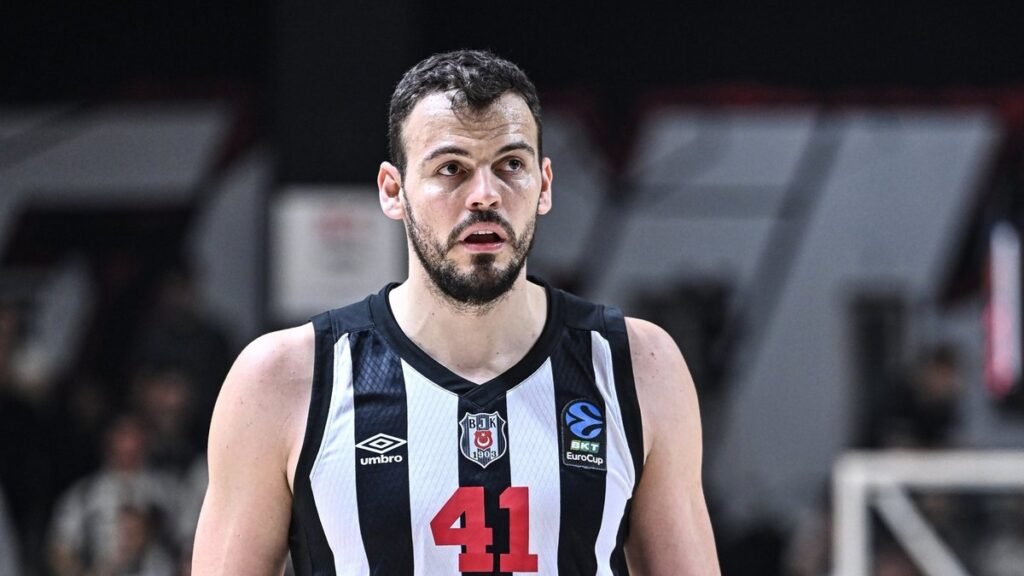 Beşiktaşın GAİNde Ante Zizic ameliyat edilecek