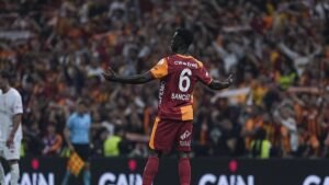 Galatasarayın yıldızına İtalyan kulüpten sürpriz teklif!