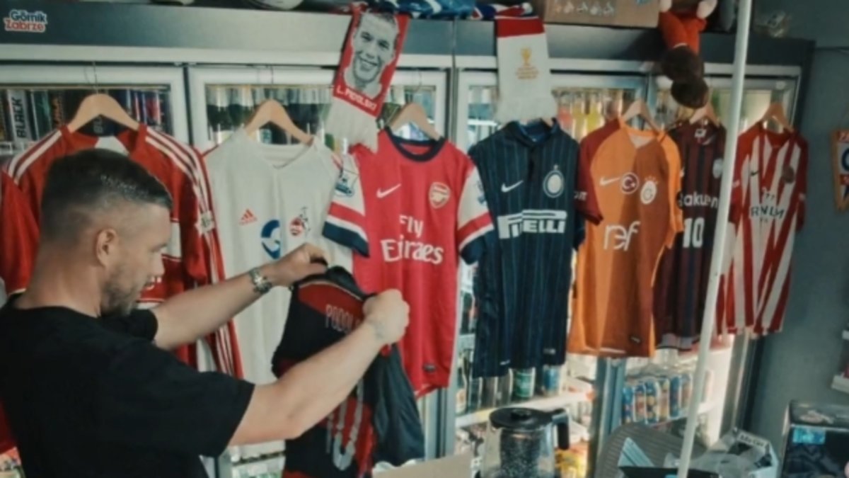 Lukas Podolski veda videosunda Galatasaraya ayrıntılarıyla anlatacak!