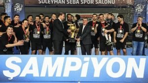 Şampiyonluk Kupasını Kazandı