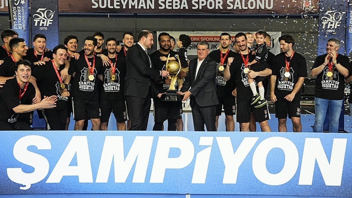 Şampiyonluk Kupasını Kazandı