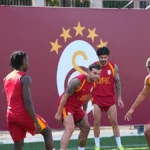 Galatasarayda 10+4 Depremi: İki Oyuncu ile Yollar Ayrılıyor