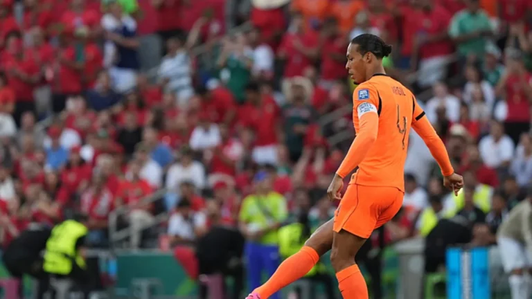 Galatasarayda Van Dijk Transferi için Hollanda Basınından Flaş Gelişme