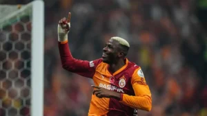 Galatasarayın Yeni Stopper Adayı: Osimhenin Tercihi!