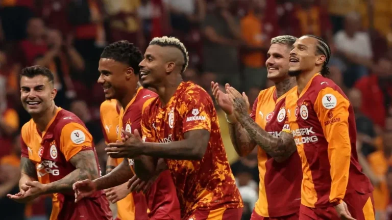 Galatasarayda Şok Ayrılık: Yeni Transferin İmzası Henüz Kurumadan Gelişmeler!