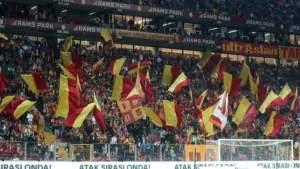 Galatasaray Taraftarından Yönetimle İlgili Transfer Tepkisi: Beklentiler Neden Karşılanmadı?