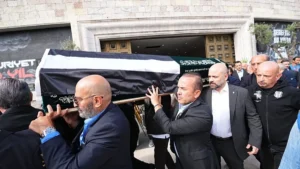 Metin Keçelinin cenazesi Beşiktaş taraftarlarıyla birlikte defnedildi