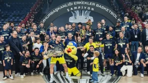 Fenerbahçe, Beşiktaşı yenerek 39. Erkekler Cumhurbaşkanlığı Kupasının sahibi oldu!