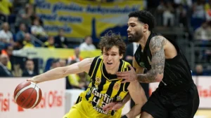 Nefes Kesen Mücadelede Fenerbahçe Tarfin Zaferle Ayrıldı